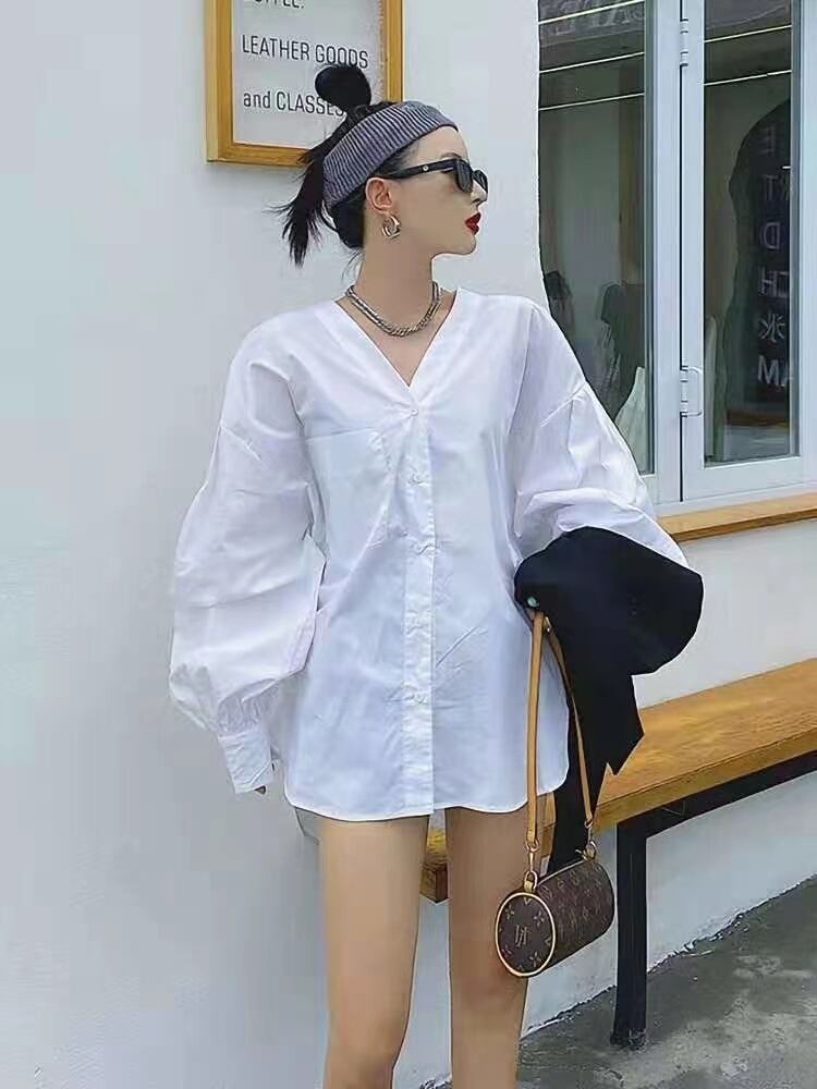 パフスリーブ　Vネックシャツ　AJ22263-B07