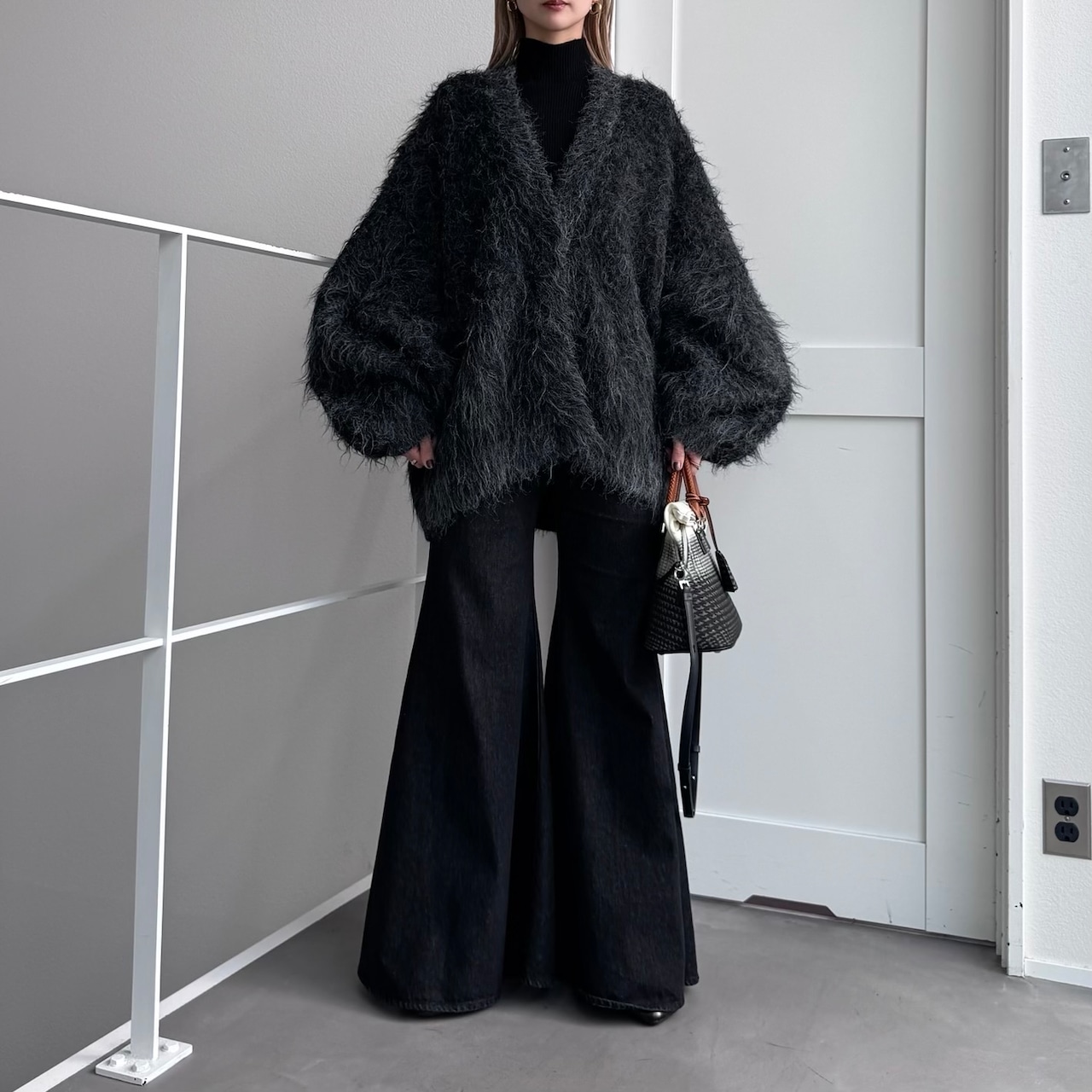 MOKE MOKE shaggy over knit CD/black