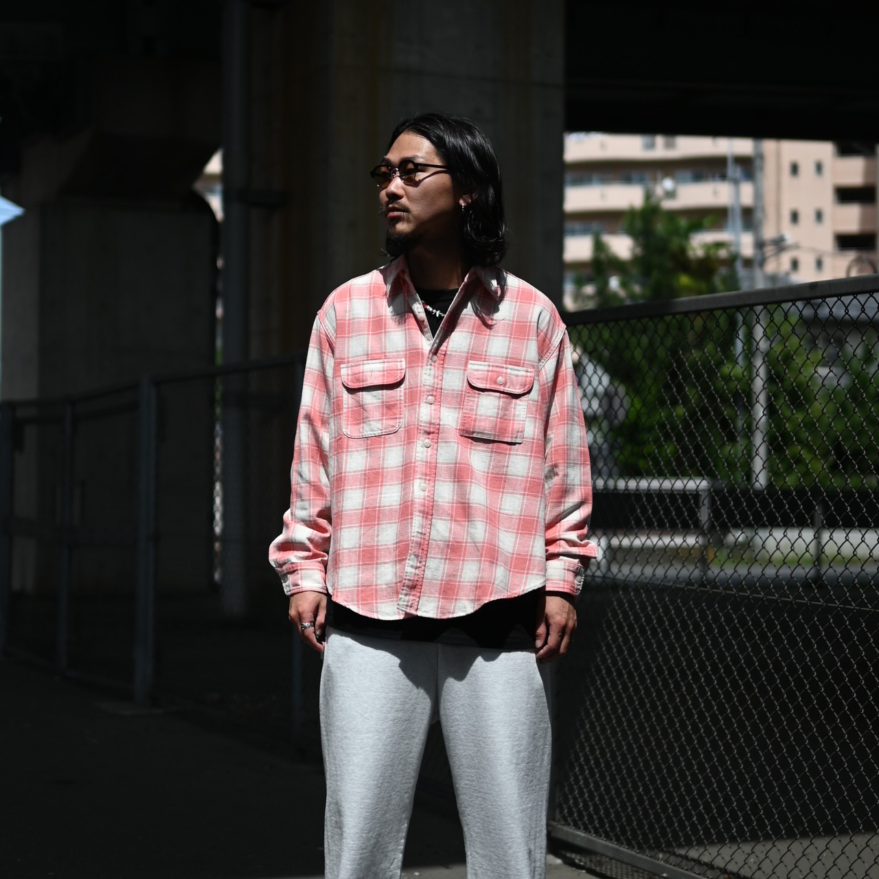 BOWWOW（バウワウ）26AW最新作、Cigarette Pocket（シガレットポケット）シャツと名作スウェットパンツコーディネート