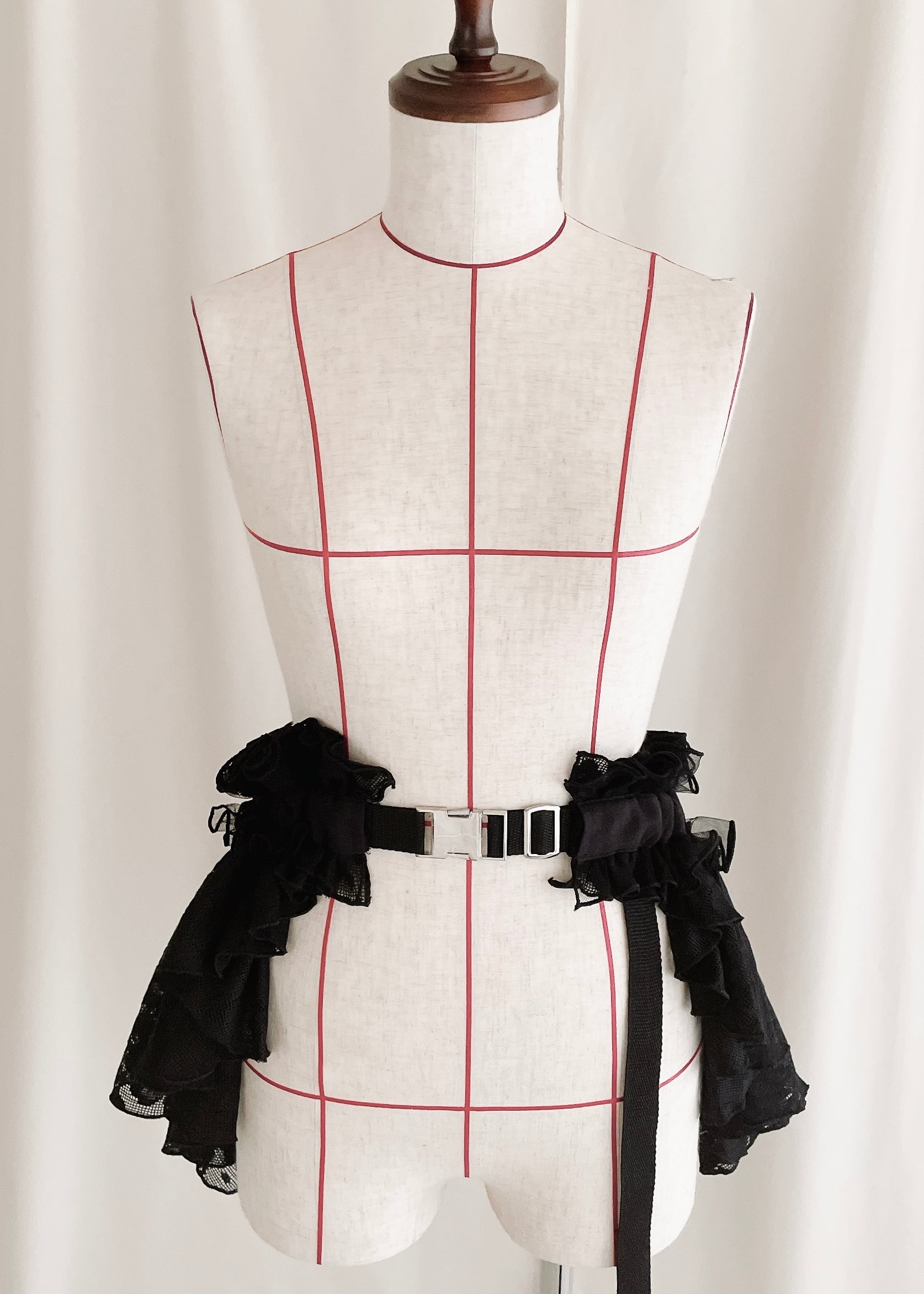 DŌRA CÎTA | Ruffled Hidden Bag - BLACK | ORIENT MILLINERY