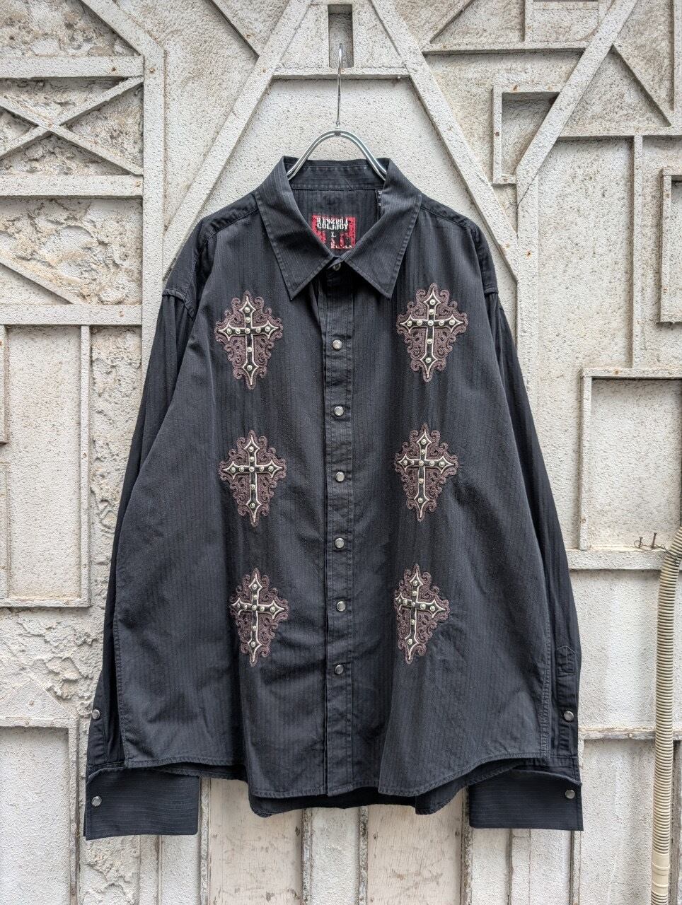 "CROSS" studs shirt