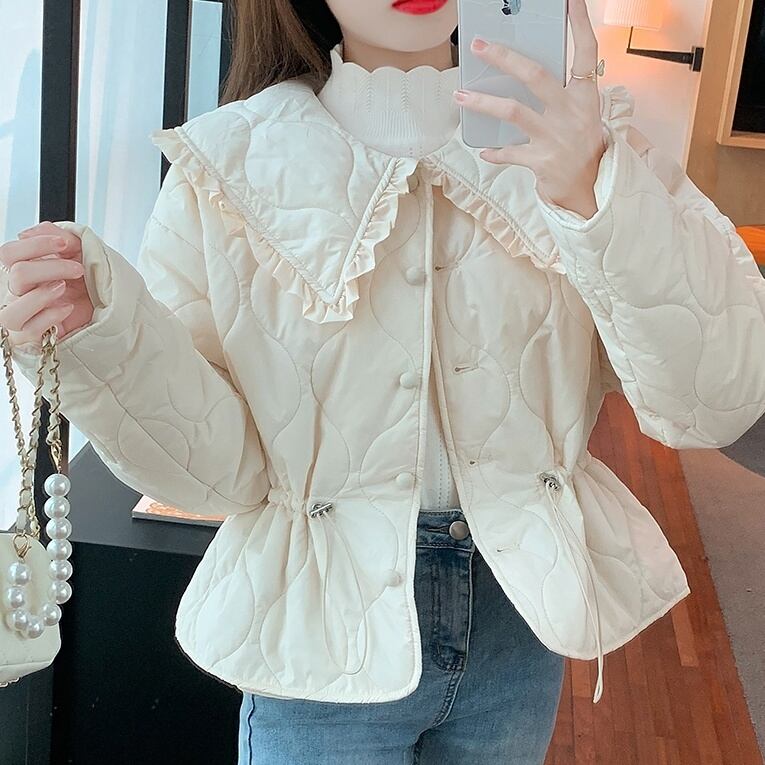 アウター レディース ジャケット キルティングジャケット ショート丈 長袖 襟付き フリル ウエスト調節可能 シングルブレスト 大人可愛い きれいめ シンプル カジュアル 上品 お洒落 大人女子 こなれ感 ラフ キュート ガーリー ルーズ クール モード系 送料無料 抜け感 温かい 無地 秋 冬 10代 20代 30代 40代 デート お出かけ 女子会 お泊まり 休日 パーティー 着回し 普段使い 重ね着 お揃い 双子 韓国 ファッション スタイル 楽ちん S M L XL ブラック ホワイト グリーン