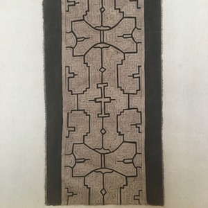 テーブルランナー　27x80cm 紫系グレー　シピボ族の泥染め