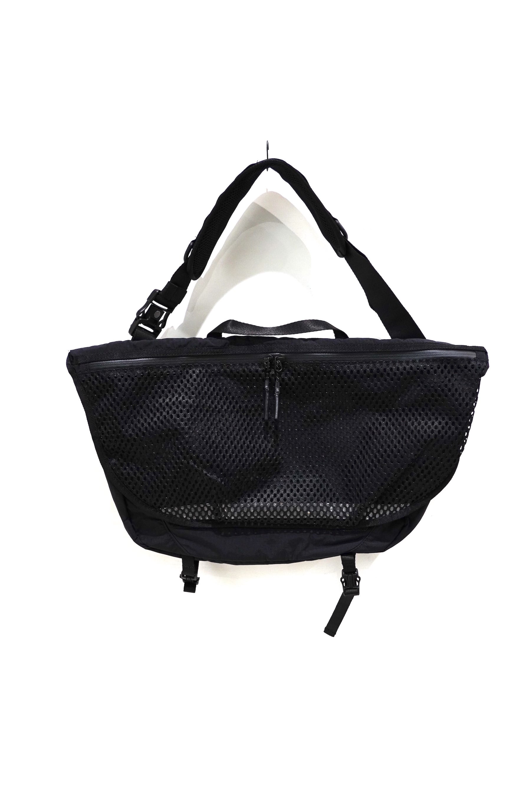 maastik / DROP POUCH | POETRY