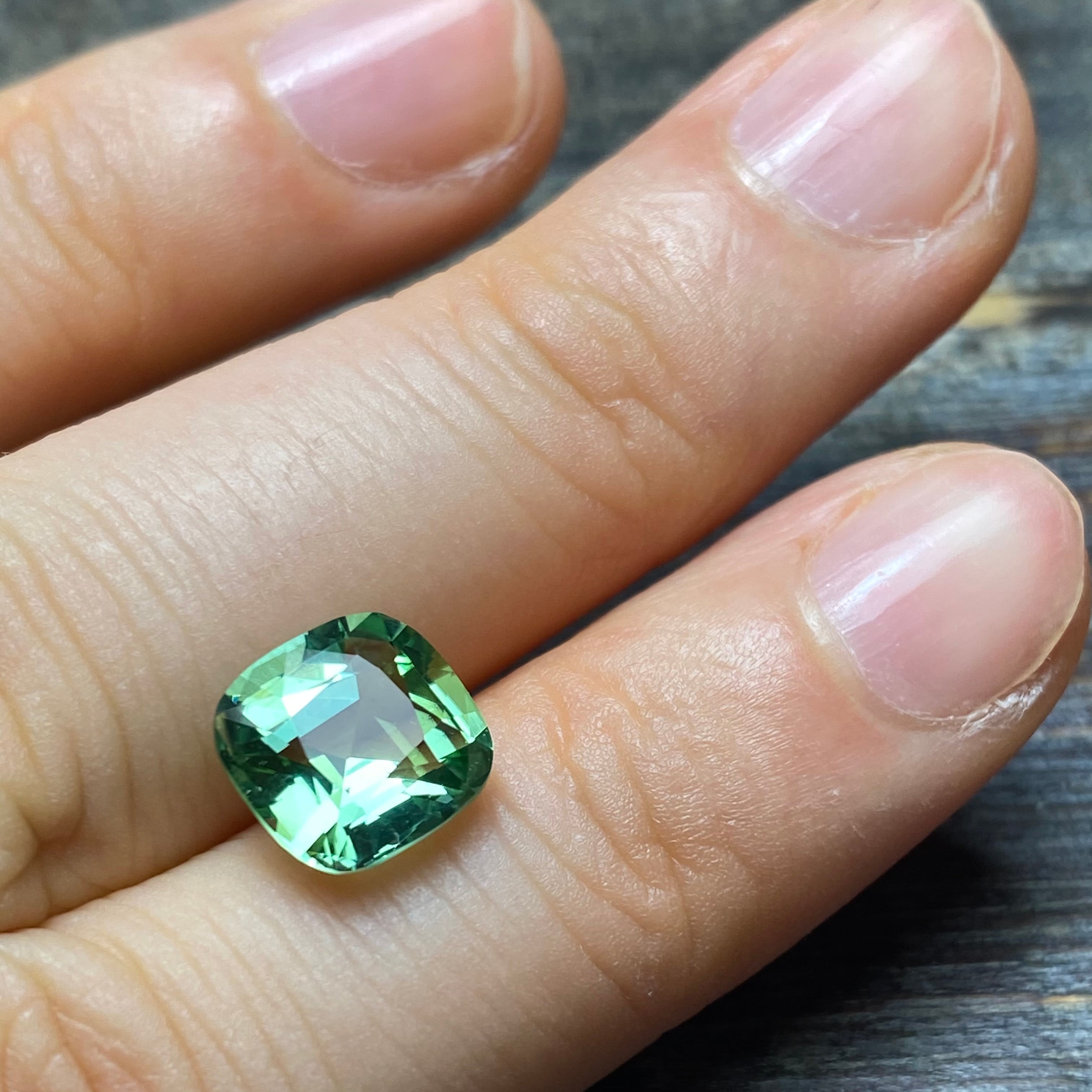 シーフォームグリーントルマリン