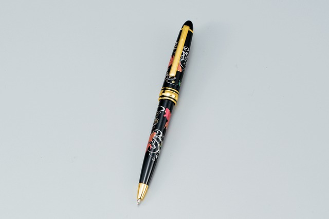 35-2402 漆芸高級木製ボールペンX 扇面 Luxury Lacquer Wooden Ballpoint Pen Fan Motif