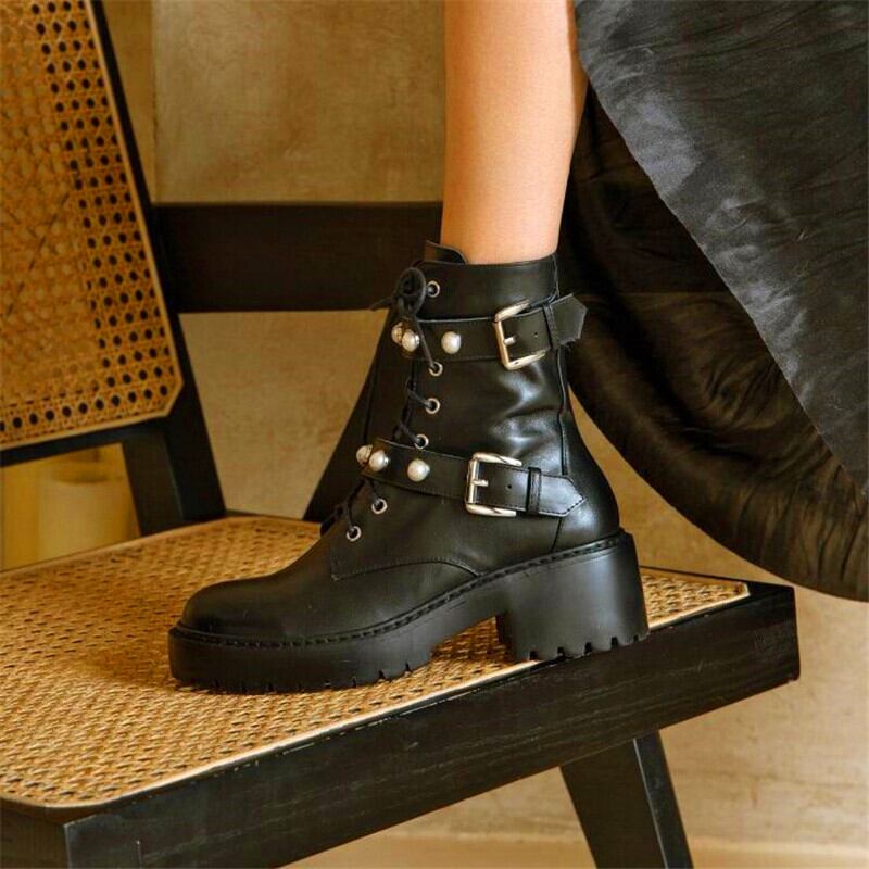 【新作】【送料無料】 パールは厚底の女性のハイヒールのブーツを増やしました黒のクロスストラップのハイヒールのブーツ冬の女性のハイヒールのブーツ ブラック 靴 シューズ ウィンター 冬物 真珠 10b396514364362