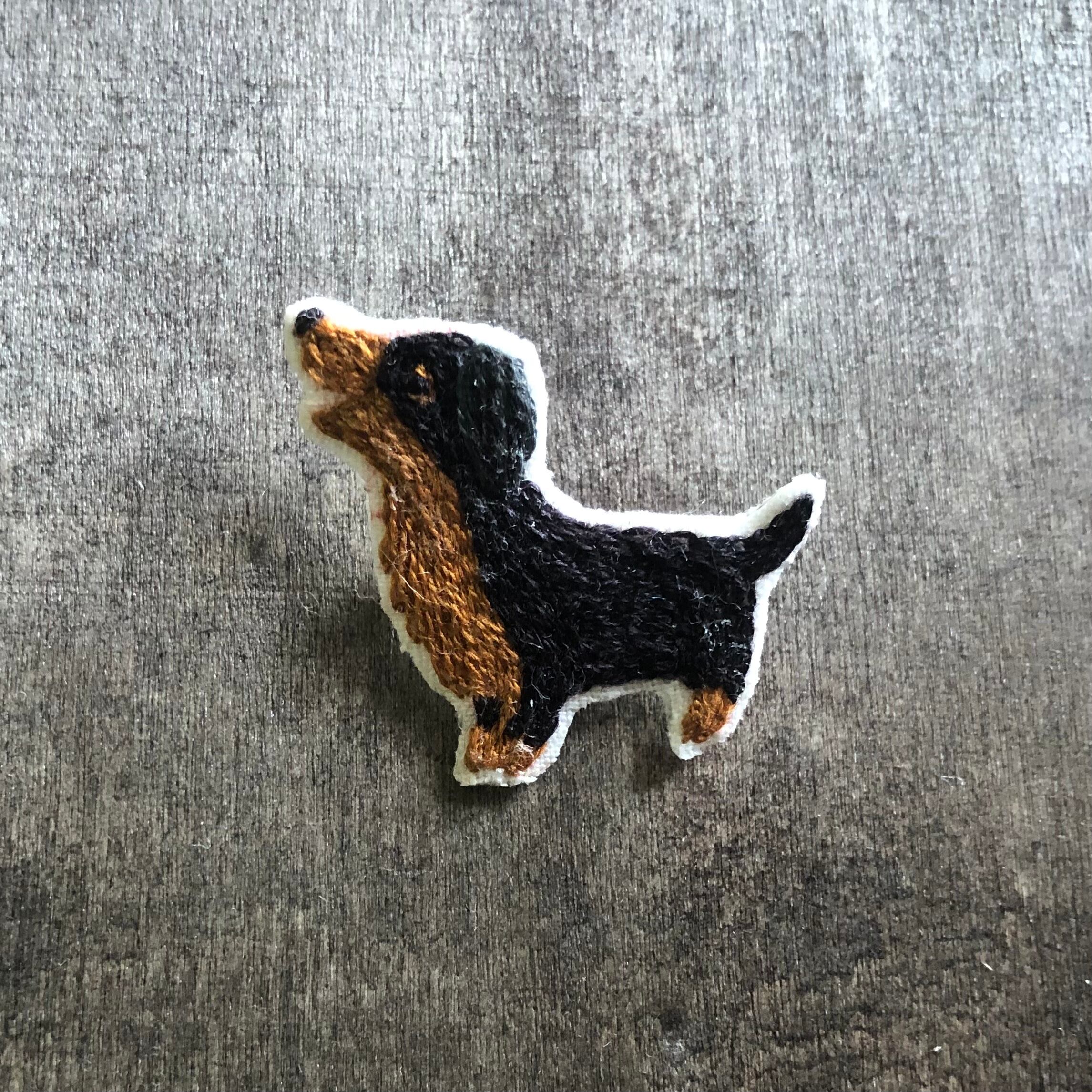 ミニチュアダックスフンド犬ブローチ 小物などお買い得な福袋