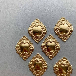 〈再入荷〉USA真鍮 ぷっくりひし形お花額縁風パーツ