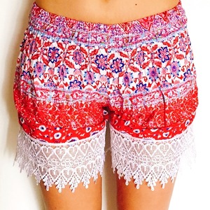 レースフリンジ ショートパンツ（フラワー柄/赤）リゾート 海 ビーチ【バリ島直輸入】
