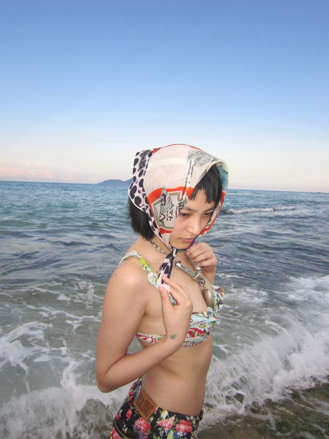 "scarf"「Who Stole My Tomato Sauce」