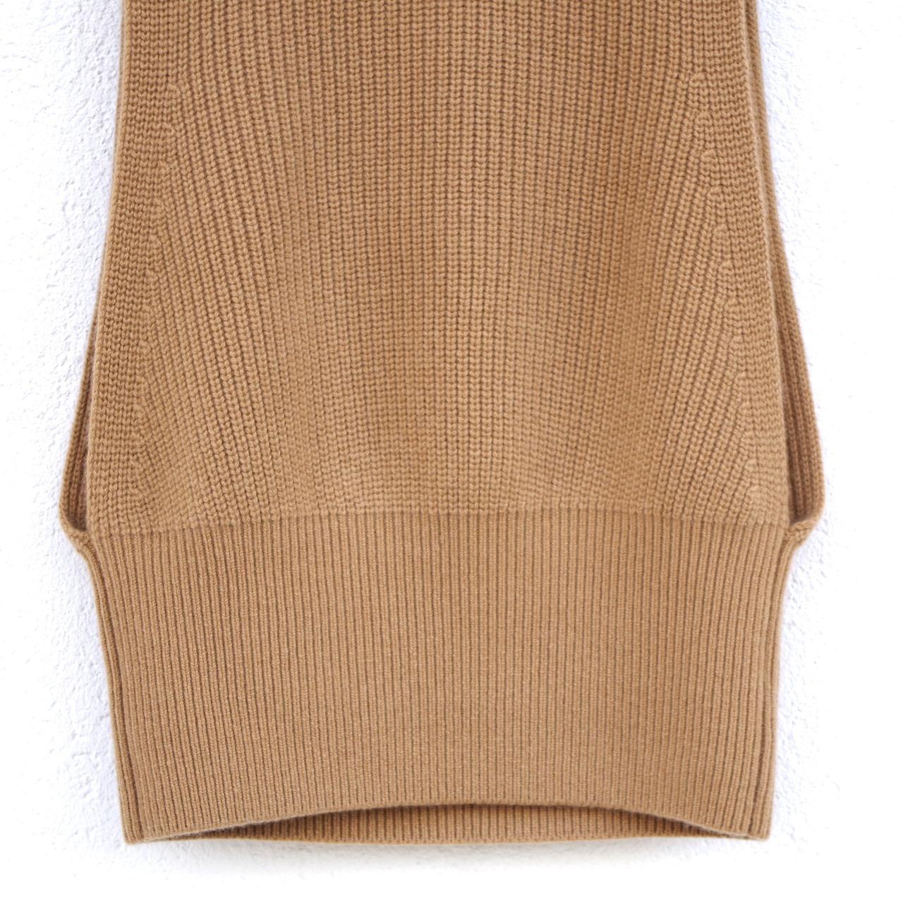 MAISON CARRÉE CASHMERE VEST "BEIGE"