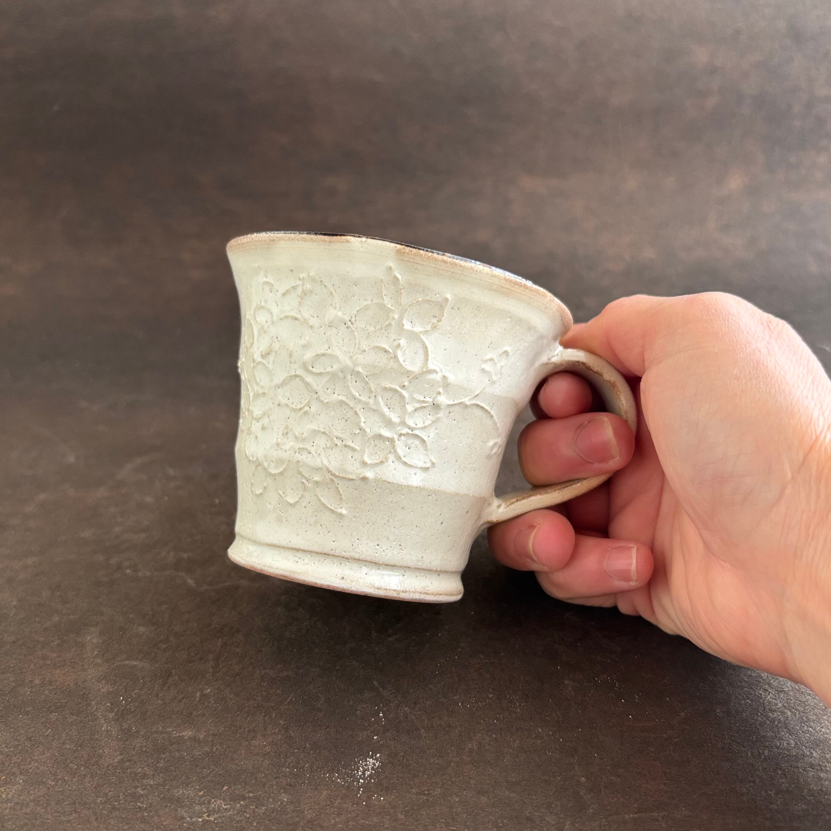 土和のルリエフ　粉引き　お花形ミニマグカップ