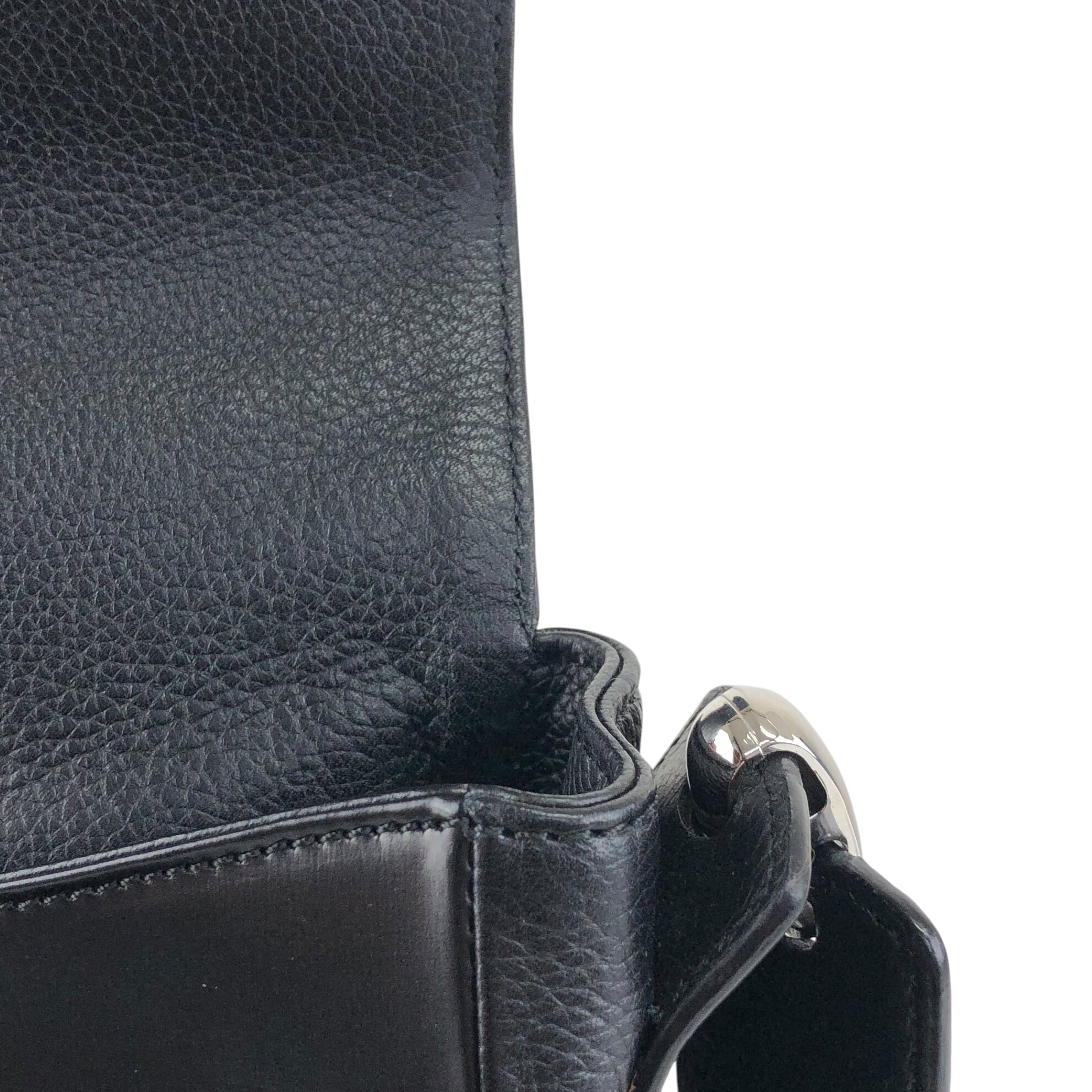 LOEWE ロエベ ショルダーバッグ ブラック ロゴ型押し レザー