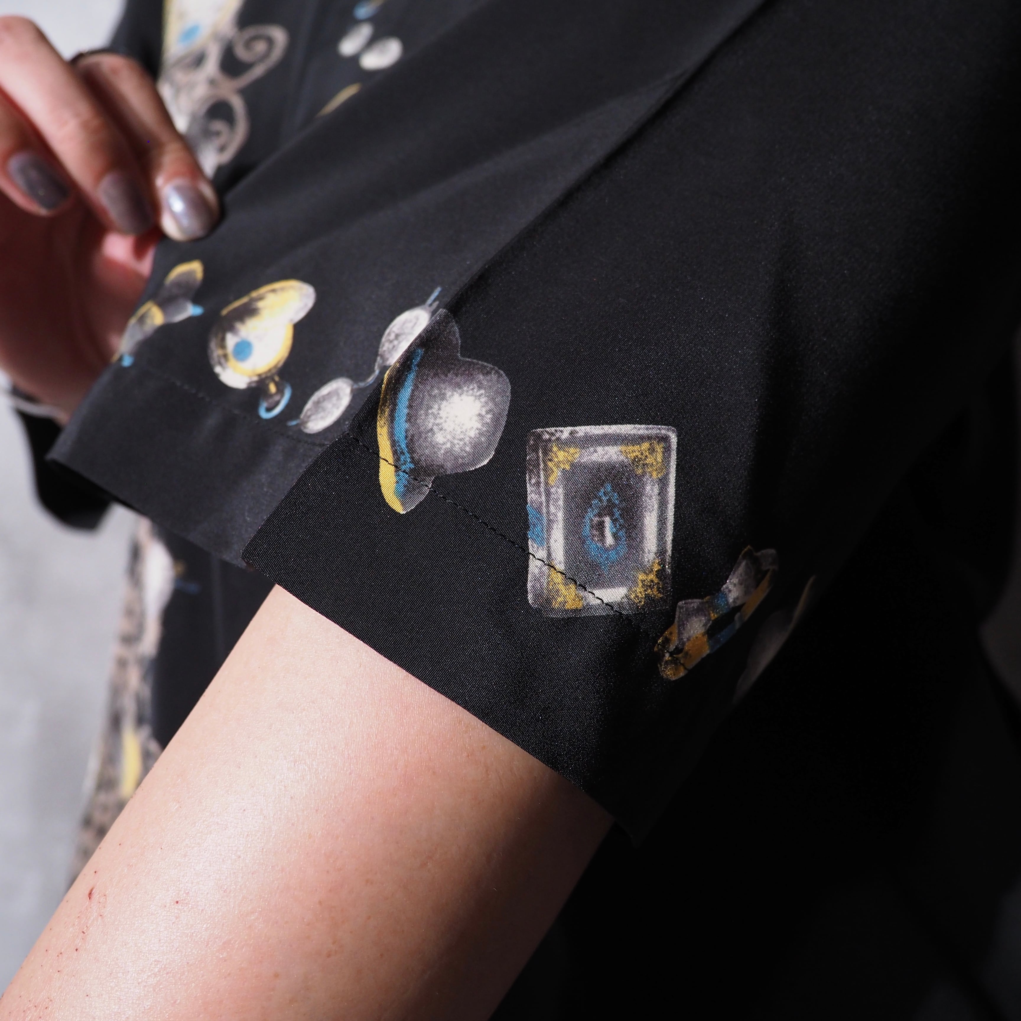 1990s Modern luxury retro art Design vintage Drape loose shirt