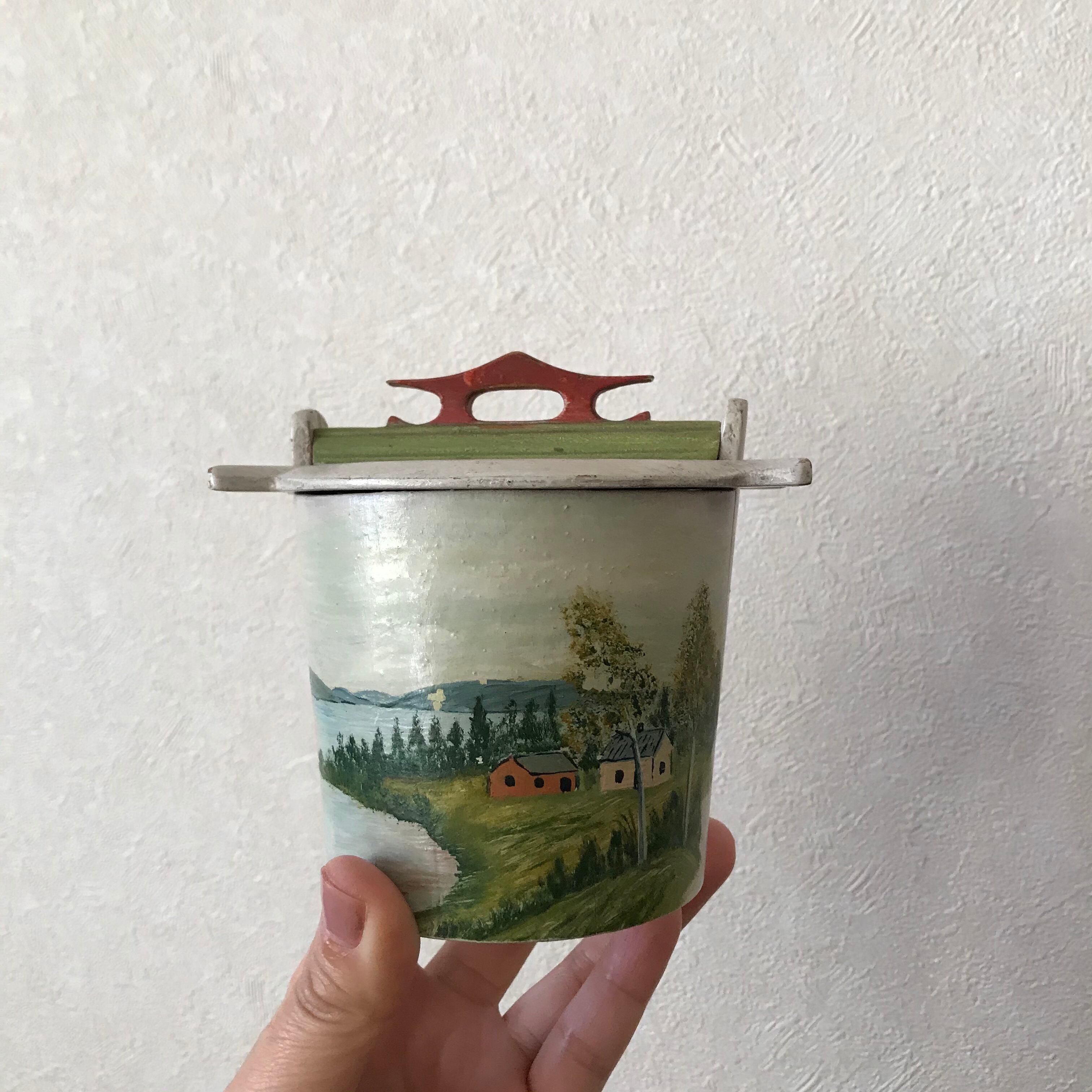 風景画の木の入れ物