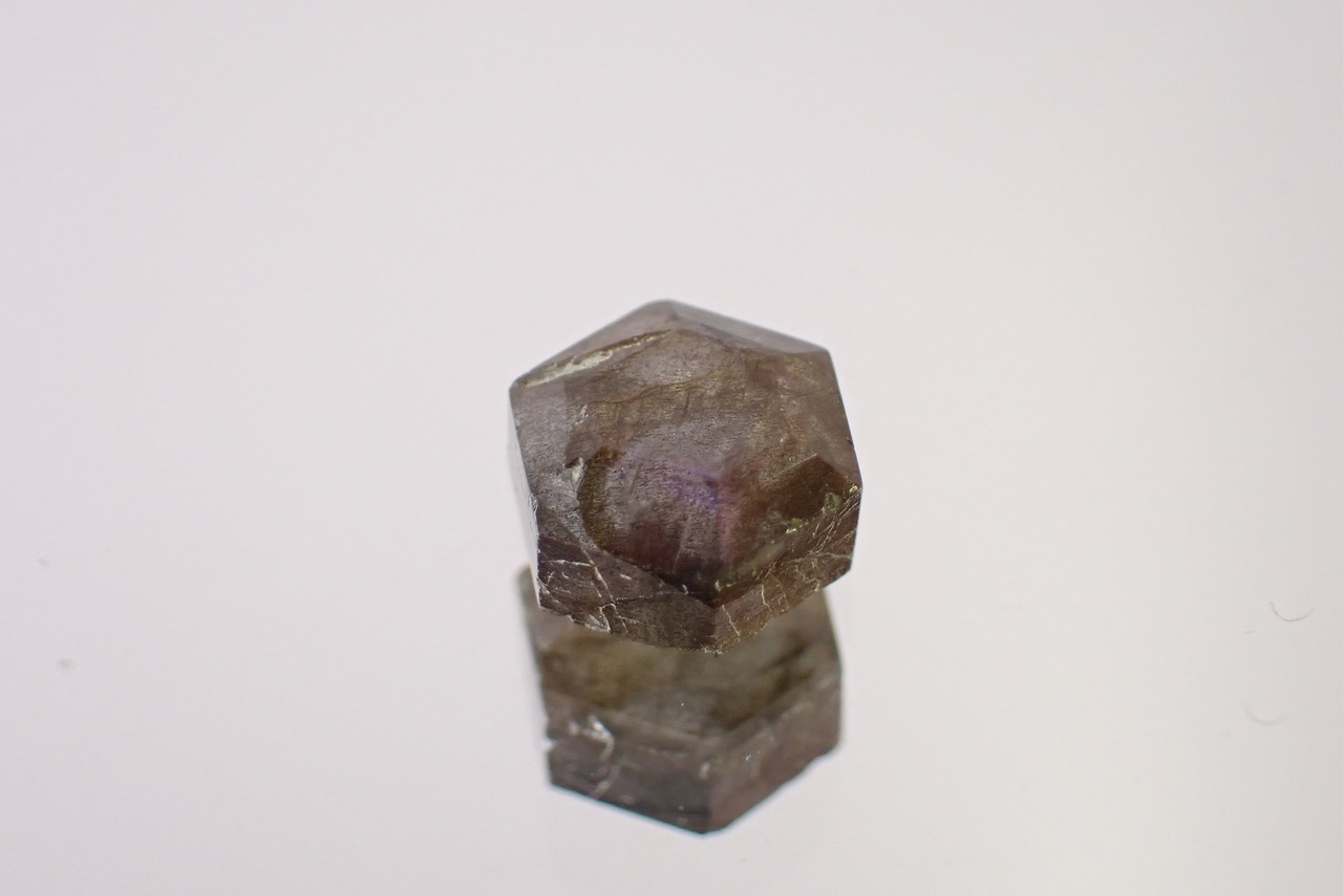 マダガスカル産ラブラドライト　1.26ct　 [D9-87]