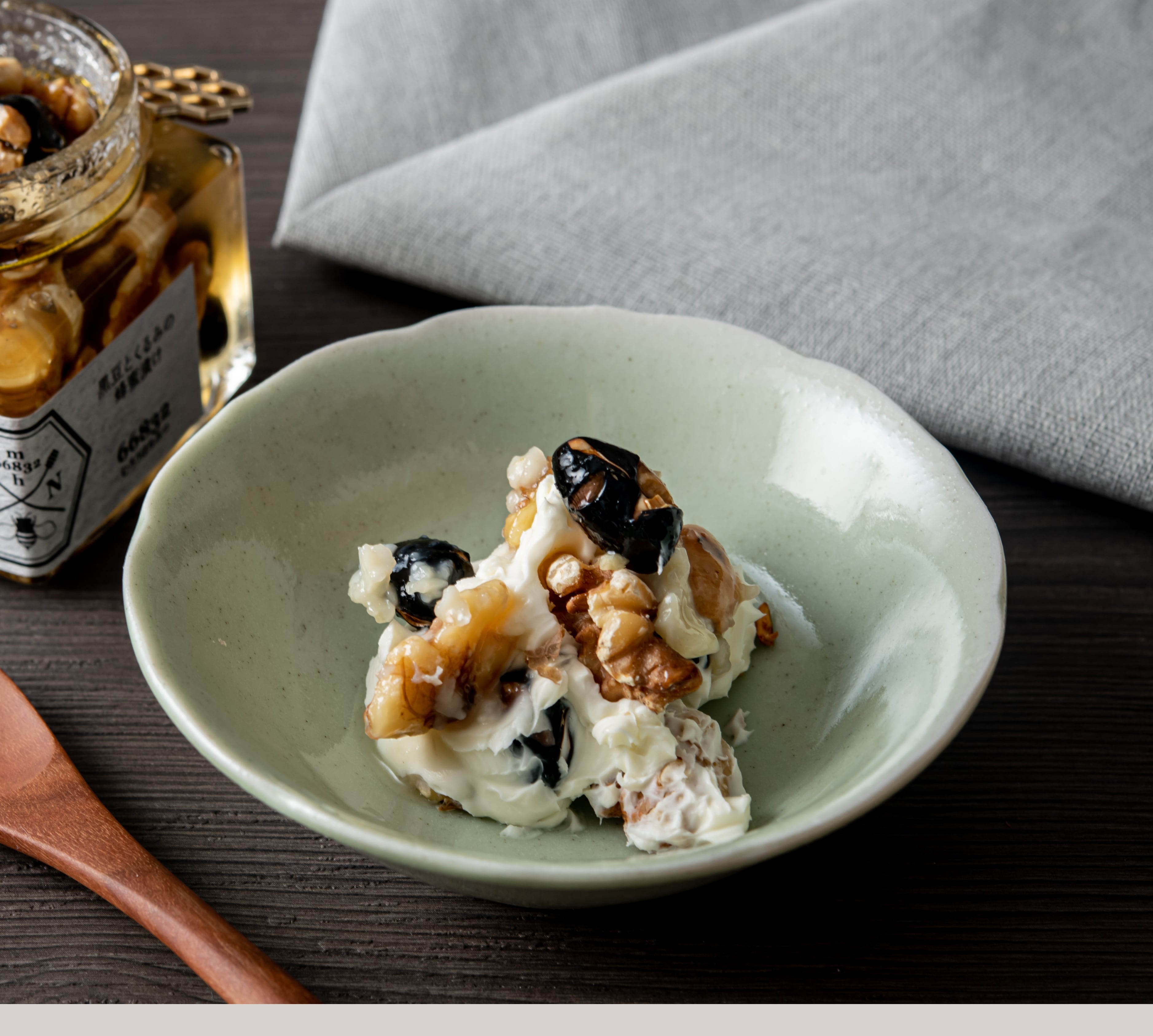 黒豆とくるみの蜂蜜漬け | 66832むろうはちみつ