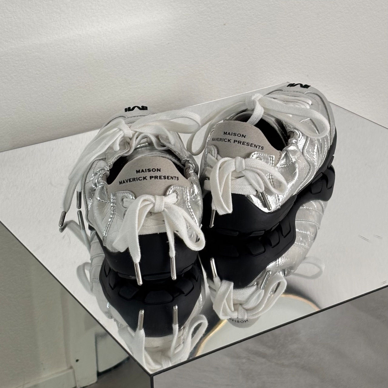 【受注予約：4月上旬入荷予定】ballerina track sneakers/silver