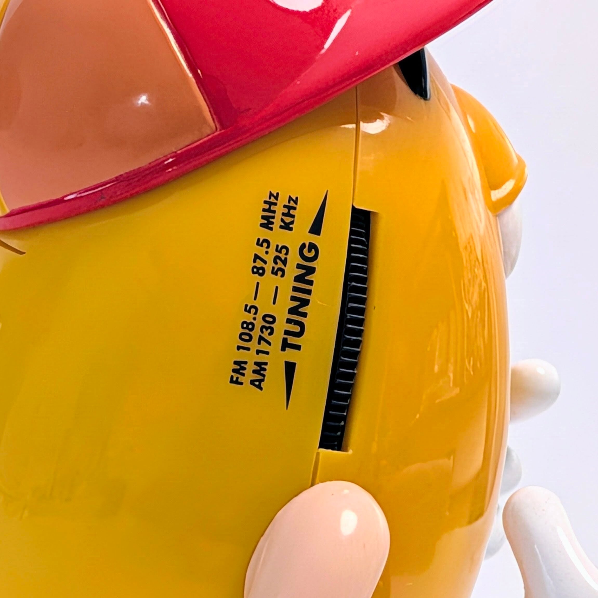 ⚡️SPECIAL LIMITED⚡️☆ DEADSTOCK / VINTAGE early 90'☆【 m&m's ( エムアンドエムズ ) 】Yellow Character Radio with HEADPHONES / イエローキャラクターラジオ / ポータブルラジオ 〚アメリカン雑貨 アメトイ〛
