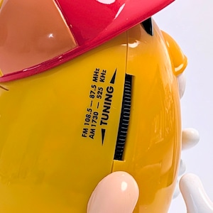 ⚡️SPECIAL LIMITED⚡️☆ DEADSTOCK / VINTAGE early 90'☆【 m&m's ( エムアンドエムズ ) 】Yellow Character Radio with HEADPHONES / イエローキャラクターラジオ / ポータブルラジオ 〚アメリカン雑貨 アメトイ〛