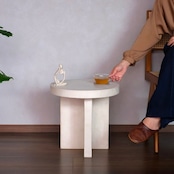 ラウンドサイドテーブル