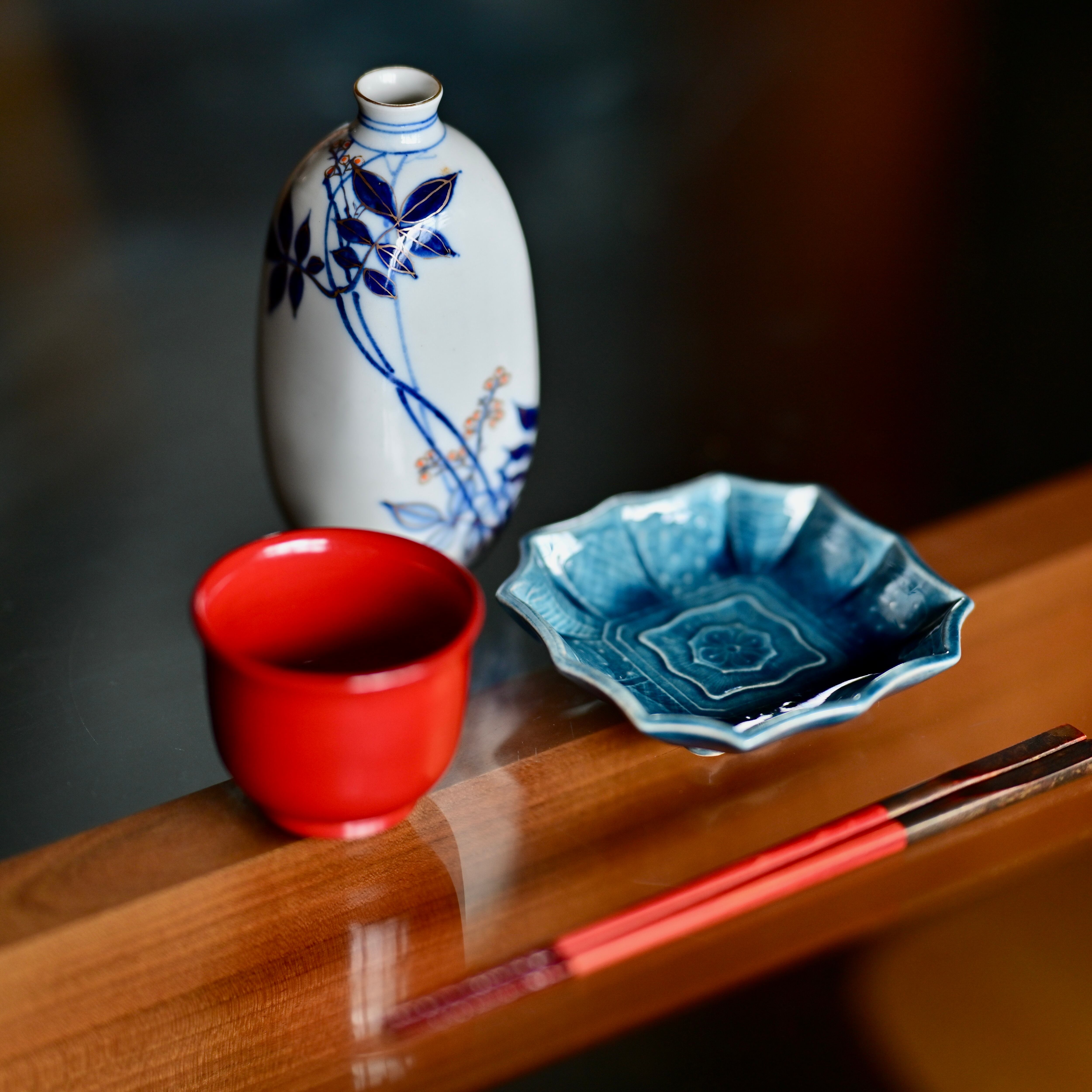50398】 九谷焼 徳利 / Kutani Flower Sake Bottle/ | 古道具・器