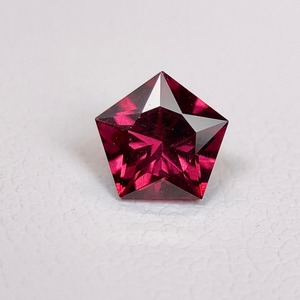 ロードライトガーネット 0.680ct 赤紫色 簡易ソーティング付き r-0387