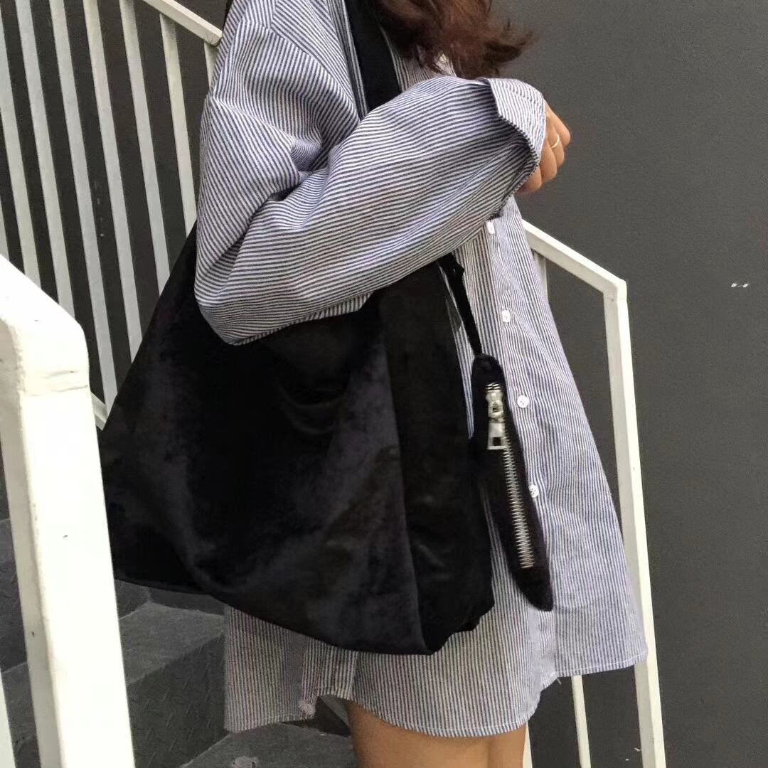 ベロア調 ポーチ付きバッグ　AS19-8810