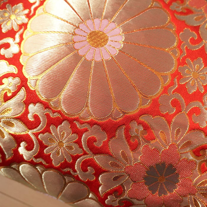 日本製 仏前座布団 緞子判】菊唐草座布団 68×72cm 赤座布団 ラメ糸入り