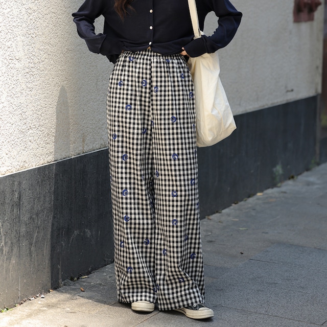 gingham check crescent moon embroidered pants J00120
