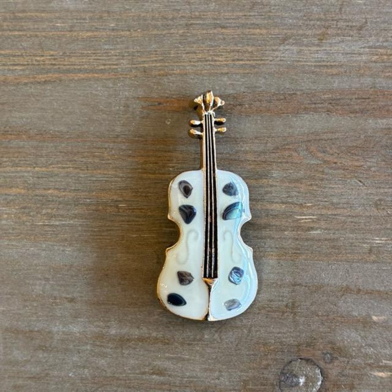 TOPANGA Jewelry art brooch Violin 2color　アートブローチ　バイオリン　全2色　プレゼント　プチギフト　ジャケット　帽子　バッグ　ニット