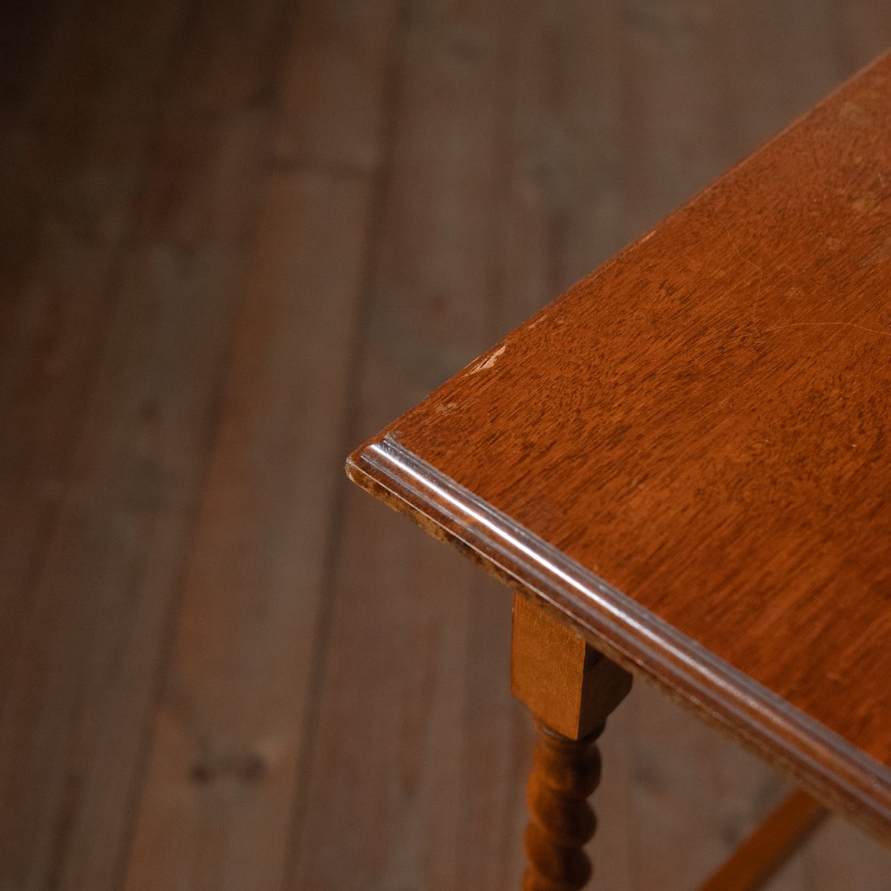 Occasional Table / オケージョナル テーブル〈サイドテーブル・花台