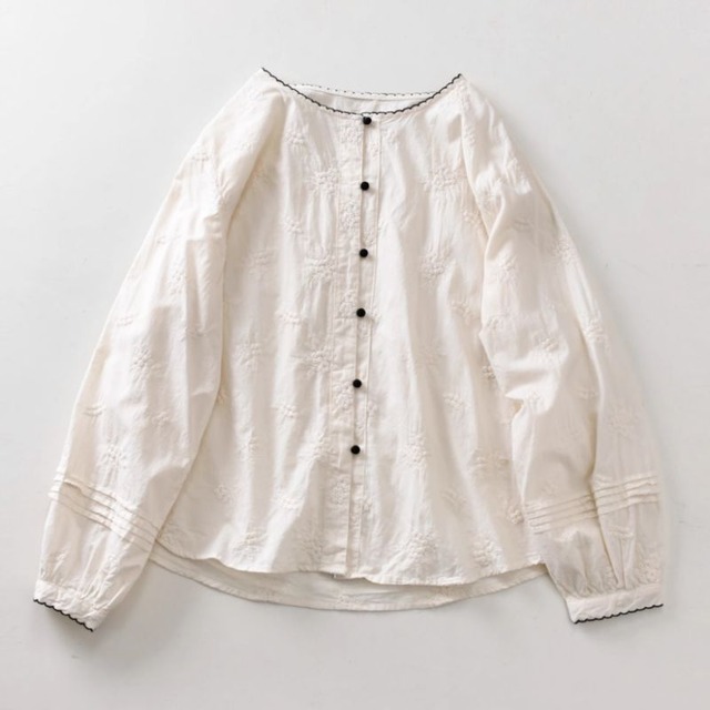 刺繍フロントボタンブラウス　M0273