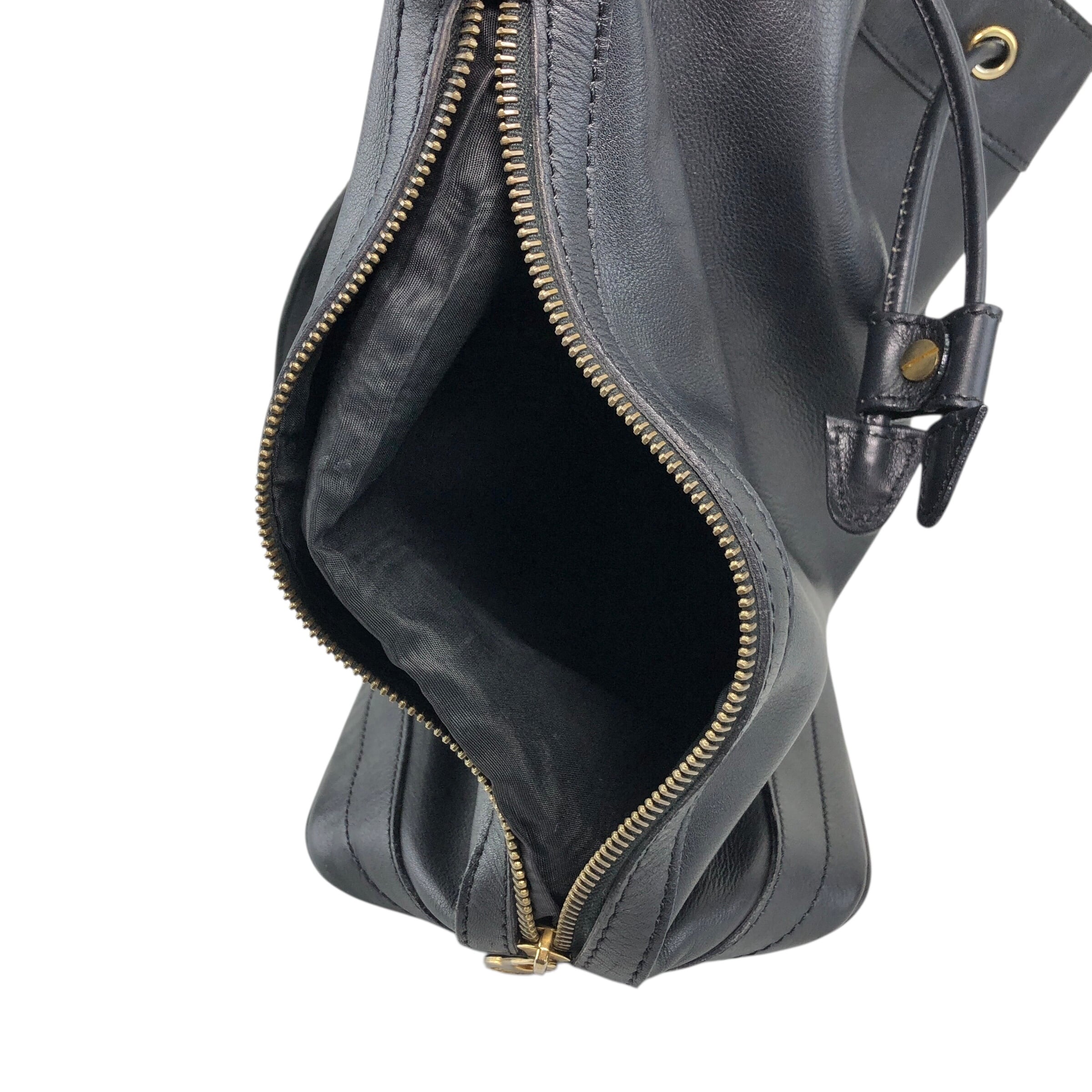 CELINE セリーヌ ショルダーバッグ ブラック ガンチーニ レザー 巾着