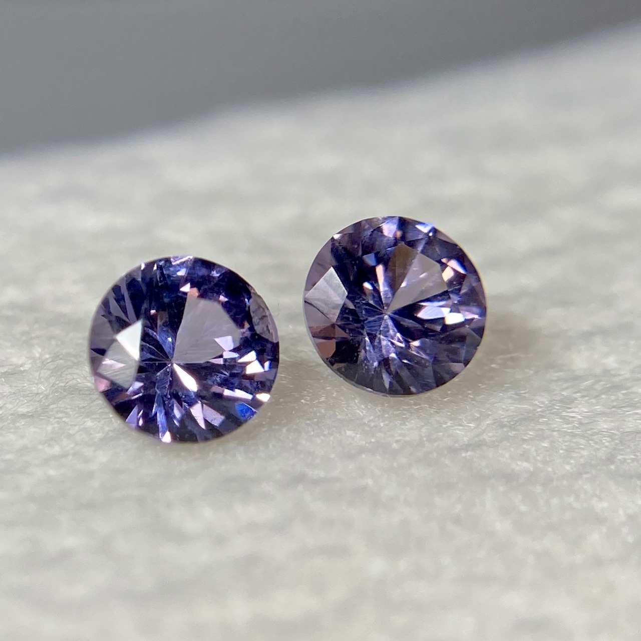 訳あってお買い得 2点スピネル　約3.8mm　No.38W-3