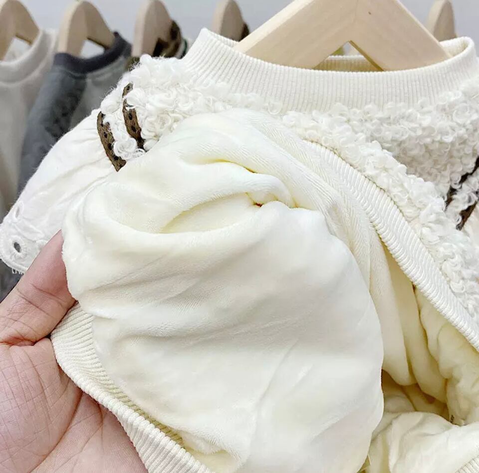 モコモコレースセーター…….キッズ ベビー トップス レース襟 ボア ほわもこ 韓国 海外子供服