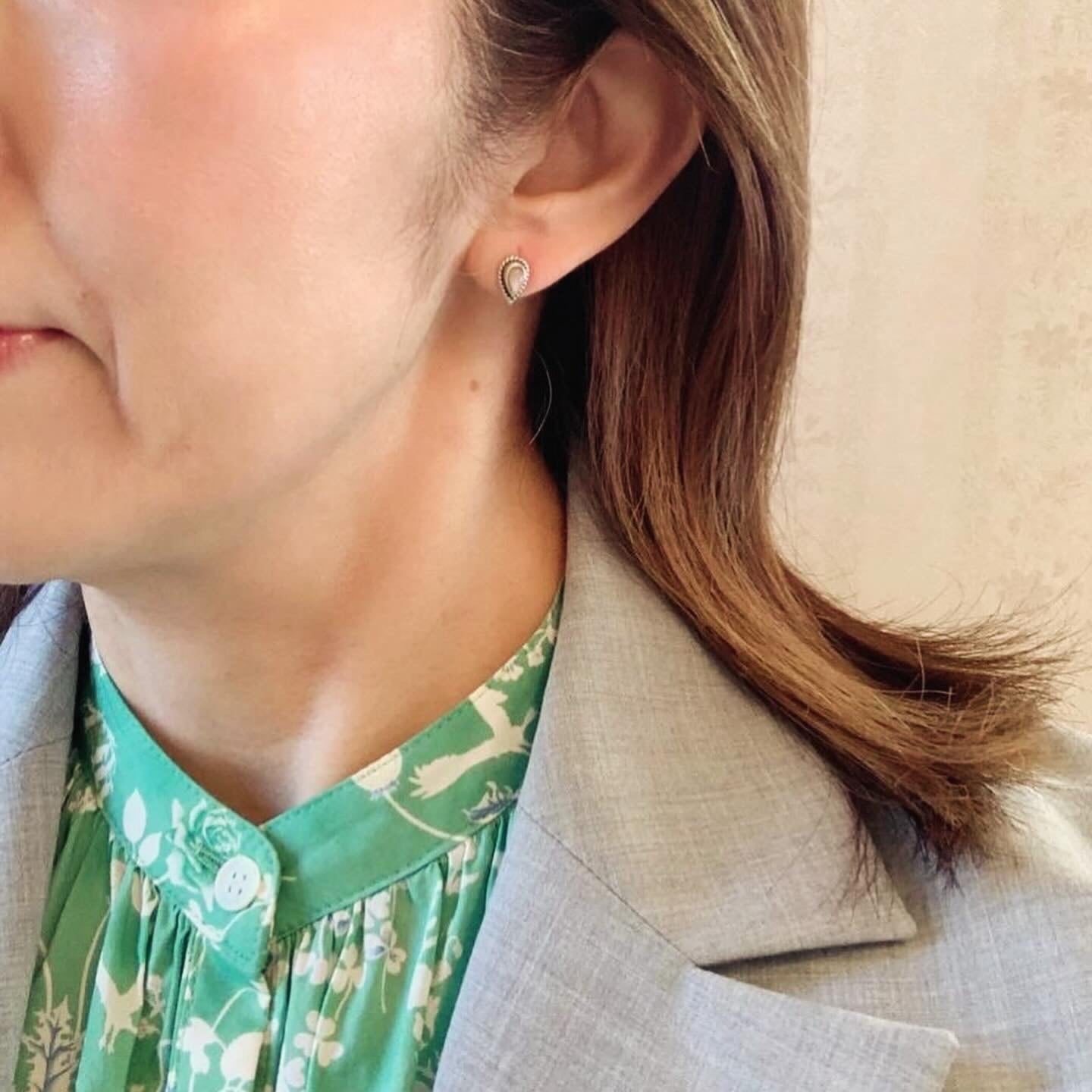 ピンクシェル/ 白蝶貝 ペイズリー スタッド ピアス ◇◇ | 【公式通販