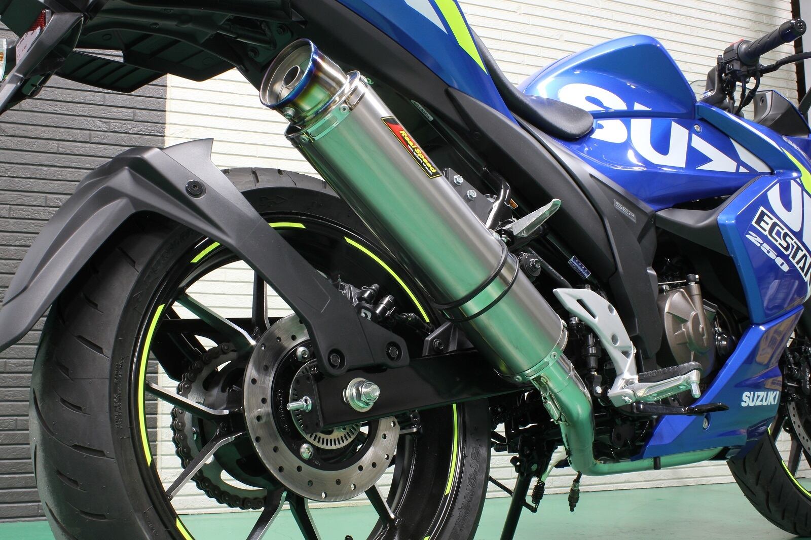 ジクサーSF250 マフラー 41K0 スズキ 純正  バイク 部品 ED22B 機能的問題なし 品薄 希少品 車検 Genuine:22324223