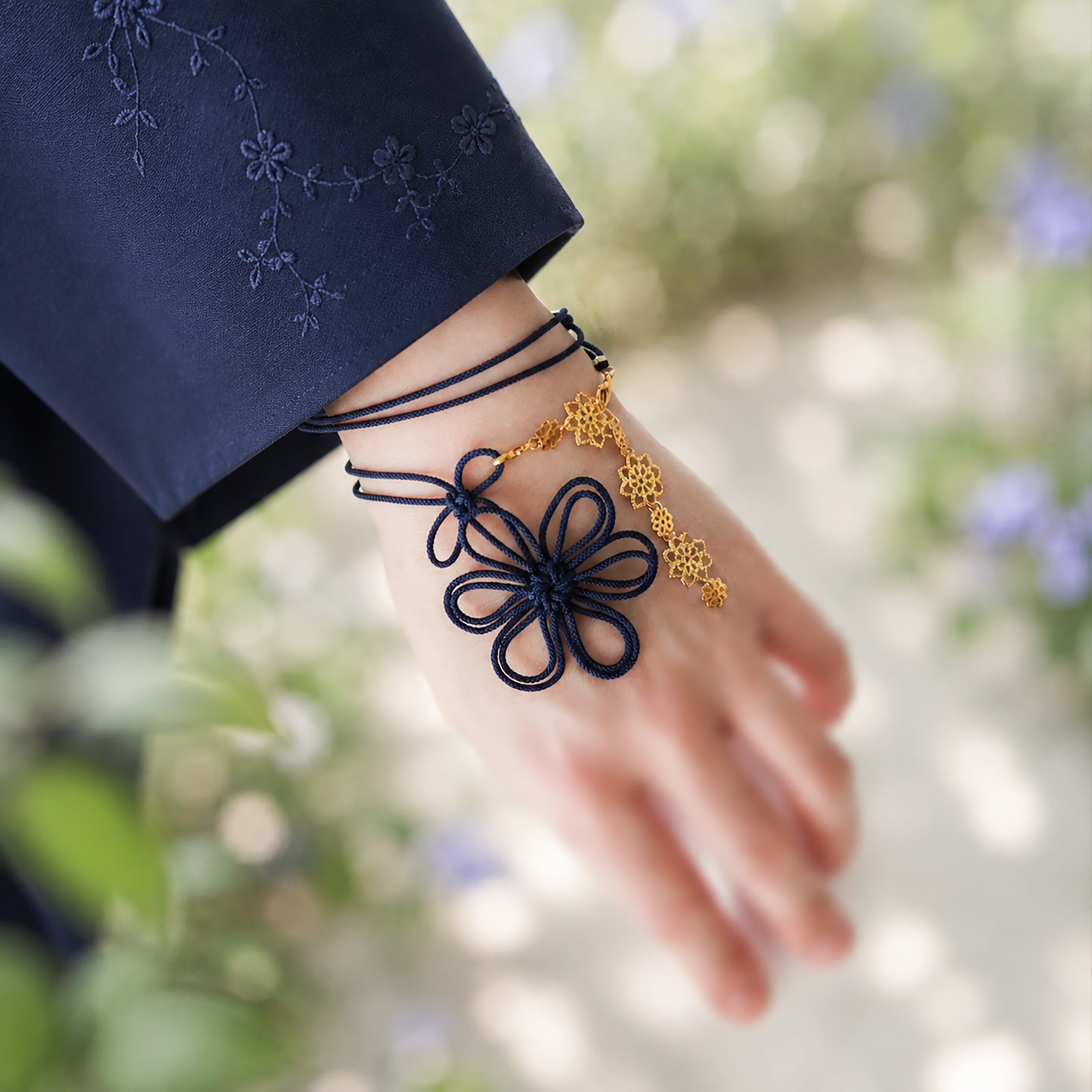 飾り結びブレスレット「怜悧の花」【和風・2重巻】浴衣や着物、洋装にも。