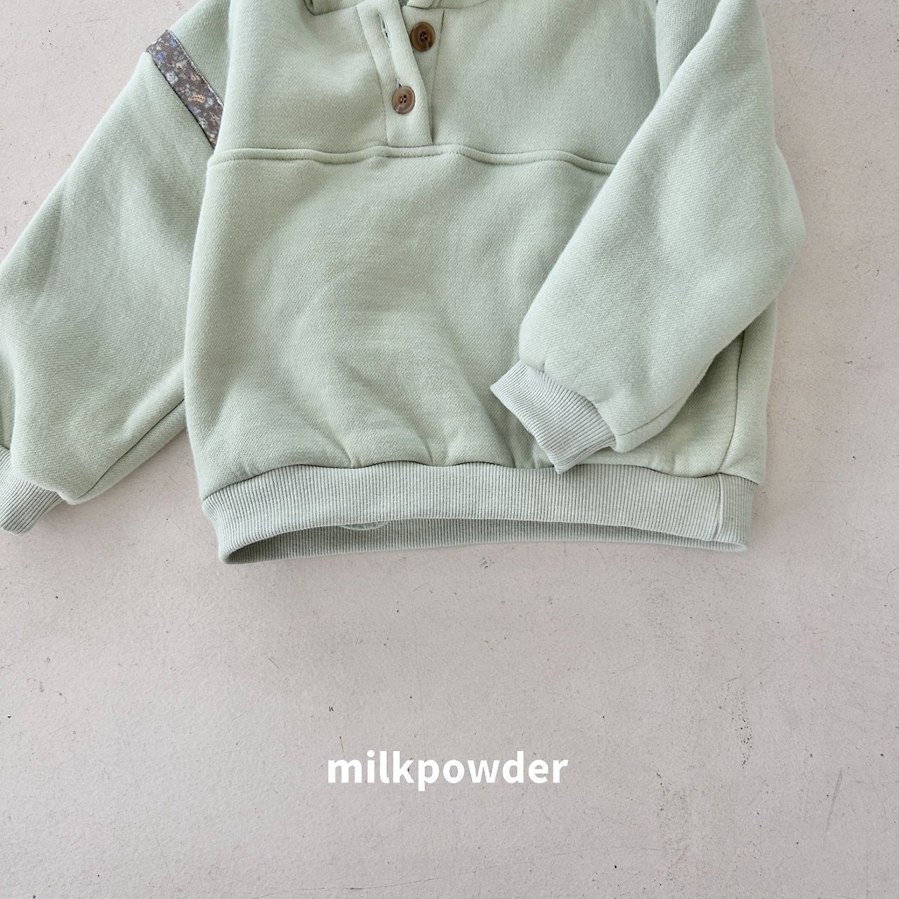 ミルクパウダー / milkpowder / メロナフードT / 韓国子供服 / キッズ / 26winter〖取寄〗*XS~JS*