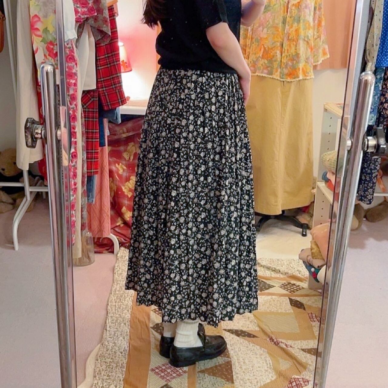 black mini flower pleats skirt