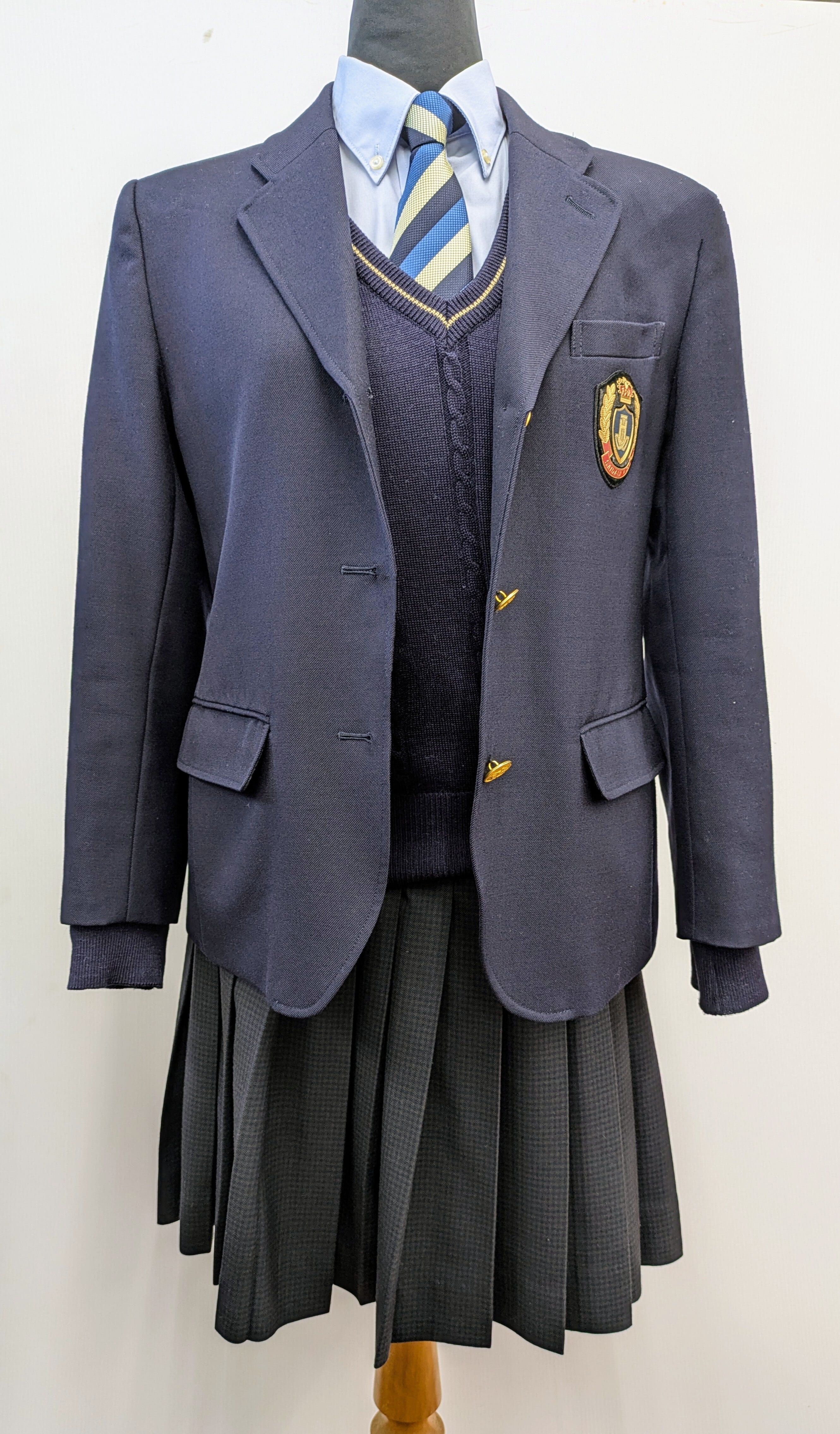 就実高校  セット　冬制服　男子　　ブレザー170　セーター　L B46 就実高校 女子制服 セーター Lサイズ 赤/えんじ色 | リサイクルソーコ