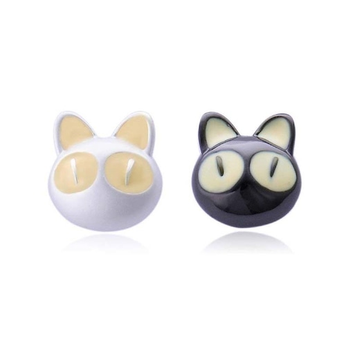 IUHA カワイイ キュート 黒+白猫ちゃん ピアス 【金属アレルギーと変色防止】　アクセサリー ギフト   31iuhav