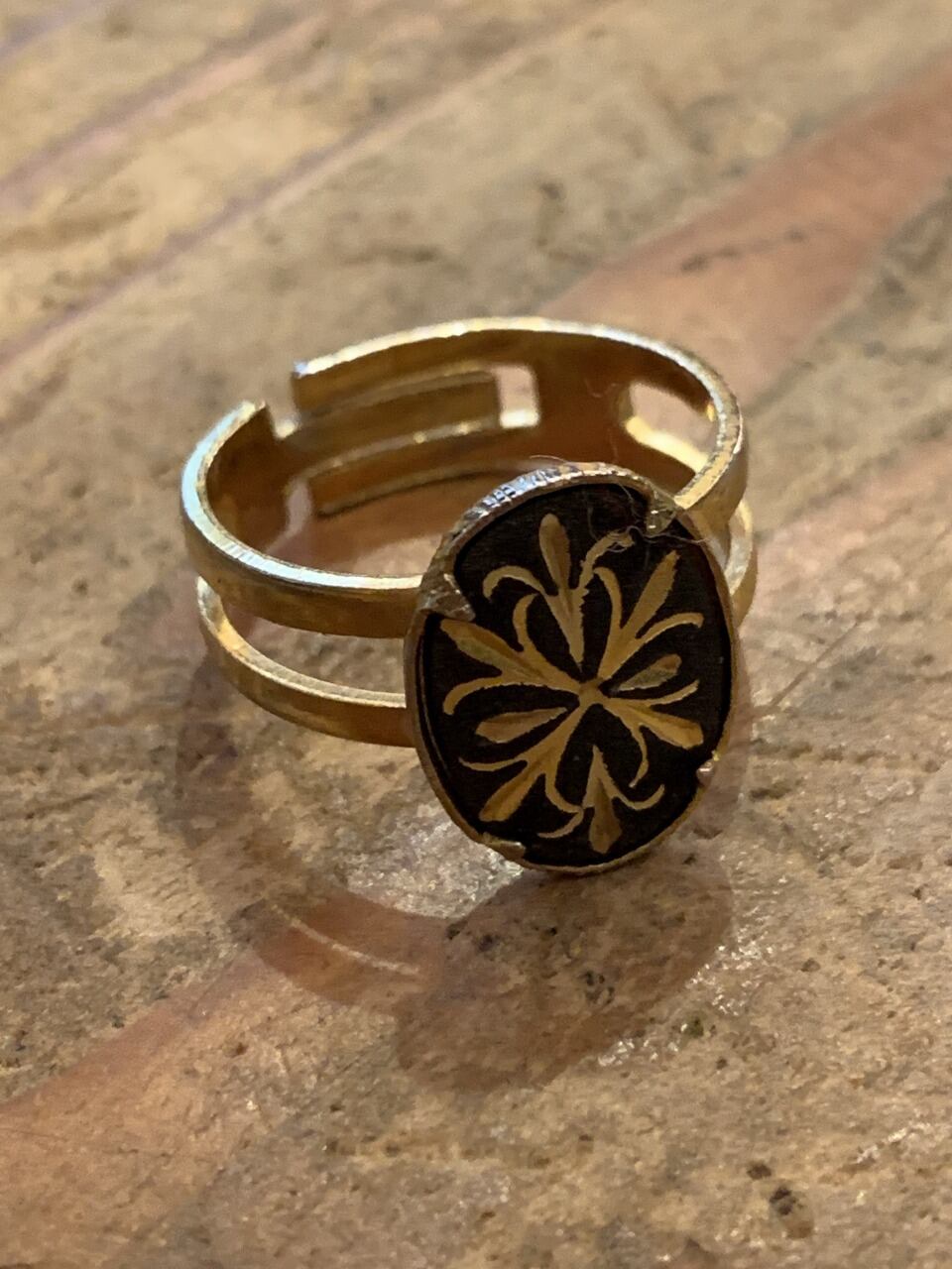 1970's Bi-Color Design Ring "Damasquinado"