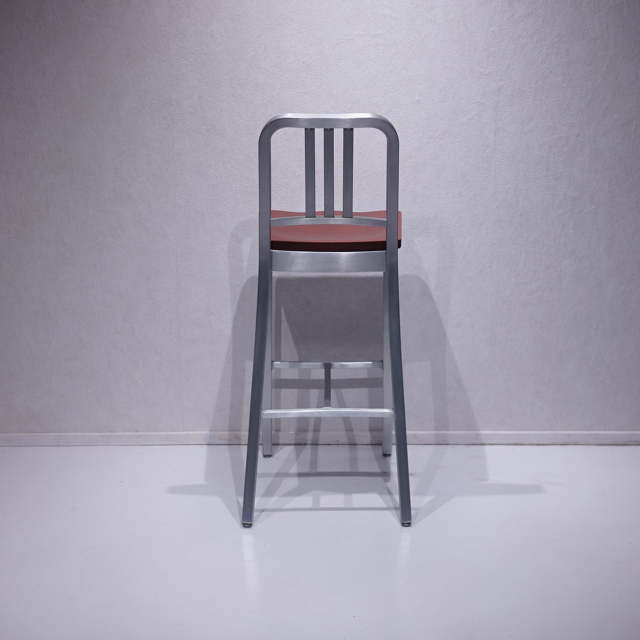 Emeco 1104 Navy Stool / Wilton C. Dinges 名作 エメコ ネイビー バースツール ハイスツール プロ仕上げ デザイナーズ チェア （関連:ヴィトラ HAY）