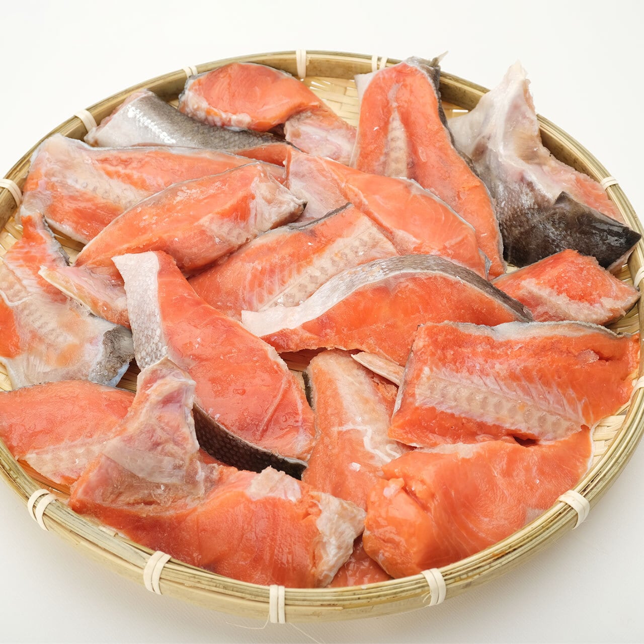 天然紅鮭切り落とし300g×4パック　北海道イワショー（カニ、海鮮、ホタテの通販）