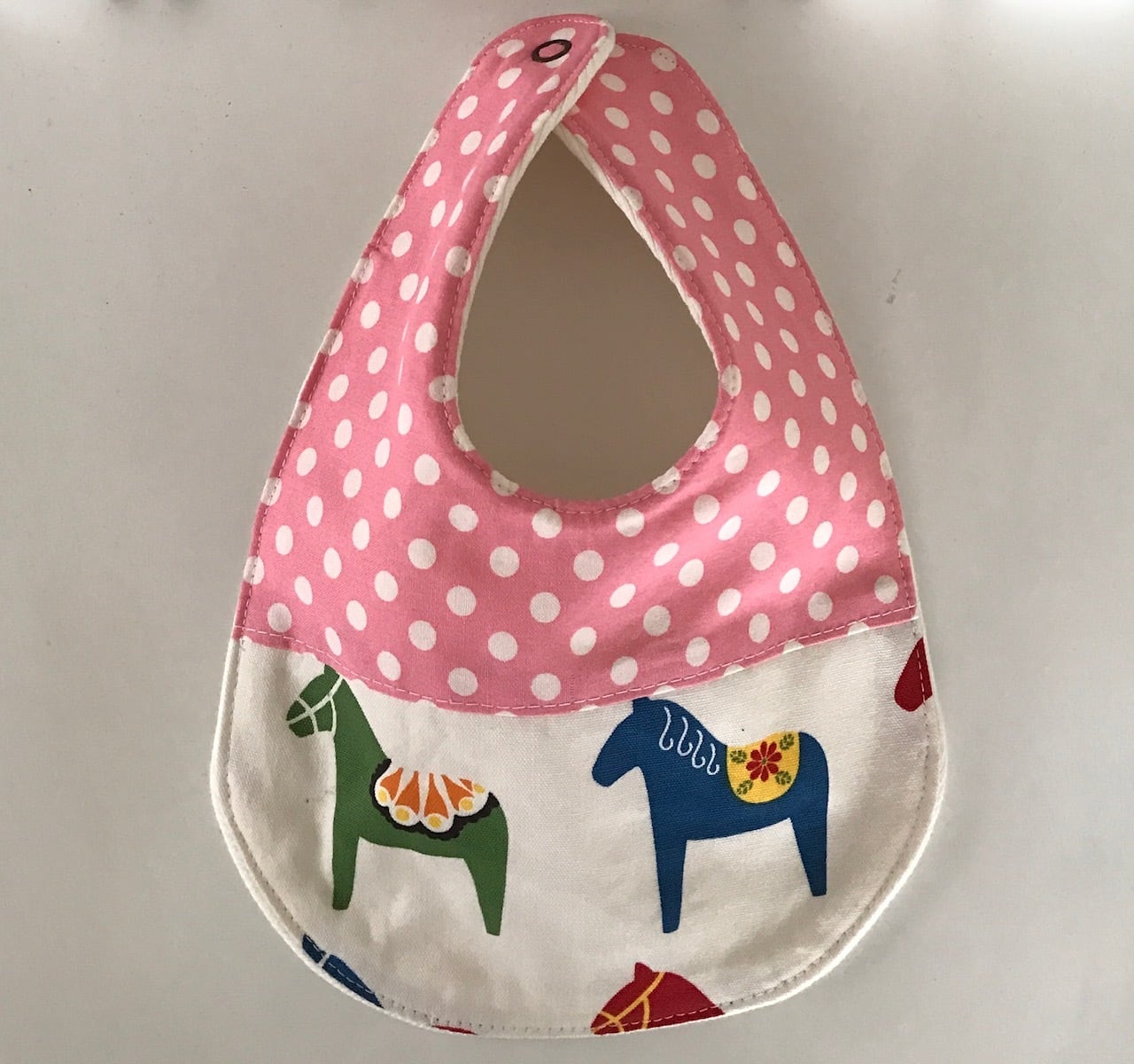 丸スタイ(ドット柄 ピンク) No．17-680 ピンクドットとお馬さんの北欧風