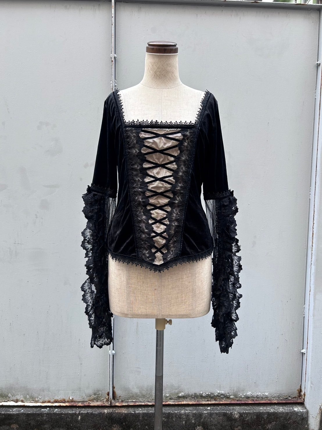 "GOTHIC" velour corset tops