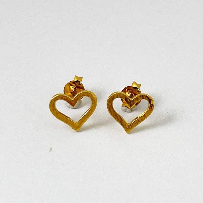 Gold Coating マットな ハート くりぬき スタッドピアス | 【公式通販